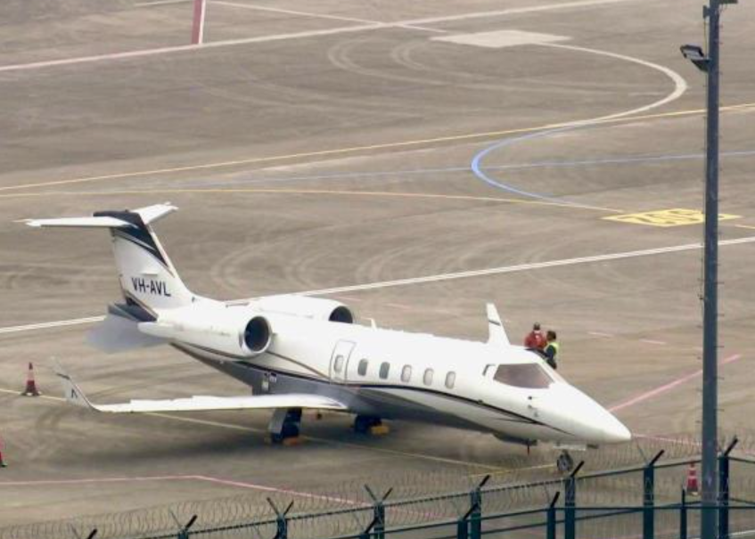 台中新光三越氣爆|2歲女搭乘醫療專機返回澳門,在山頂醫院深切治療部留醫。(澳廣視)