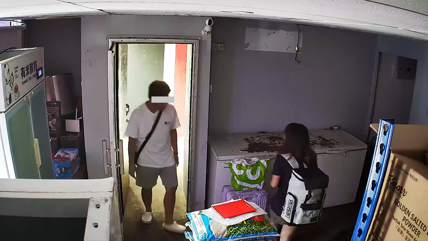 少女失蹤前宿舍閉路電視拍到她跟一名男子離開。(互聯網)