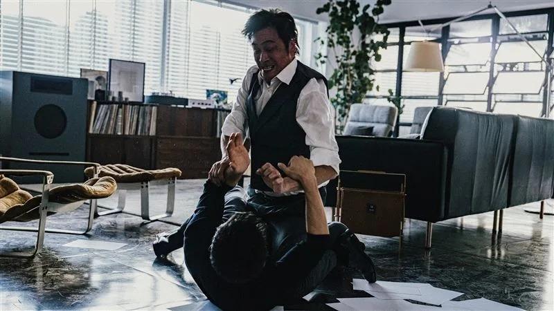 吳鎮宇與甄子丹的對打場口為觀眾帶來新鮮感,這場戲亦讓兩個角色之間消除隔閡。(圖片來源:官方劇照)