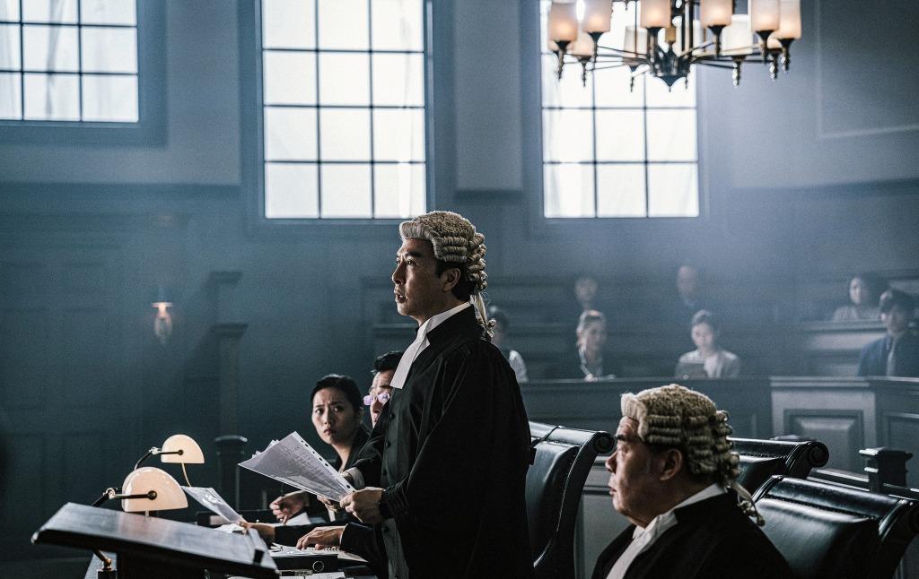 甄子丹首次挑戰文戲戲份如此重的電影,在法庭上唇槍舌戰。(圖片來源:官方劇照)