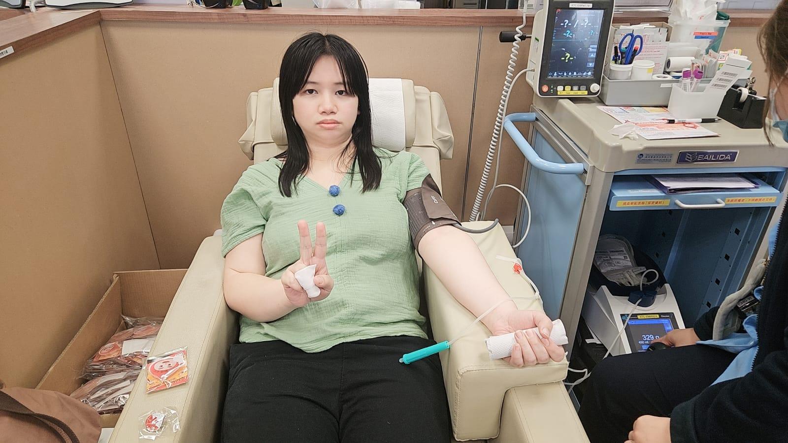 昨日情人節,阿儀選擇捐血救人。