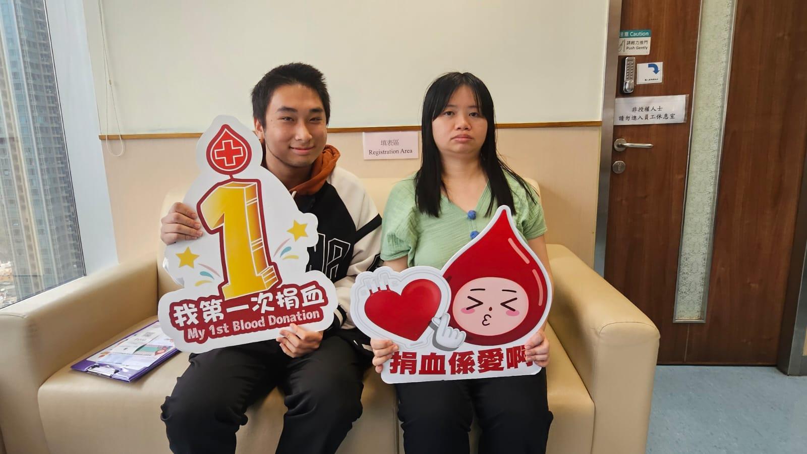 第一次捐血的阿儀,稱好彩身邊有藝人朋友相伴壯膽,才敢行出第一步。