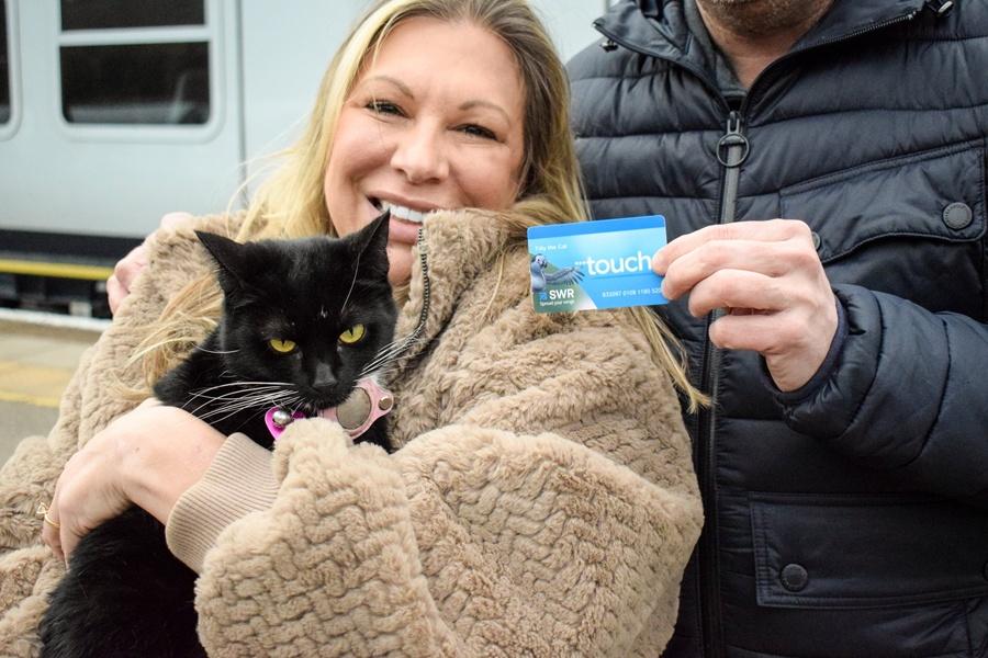 鐵路局就今次事件特別贈送Tilly專屬的「 Cat2Go 」鐵路卡,讓牠可以終身免費搭乘。(X)