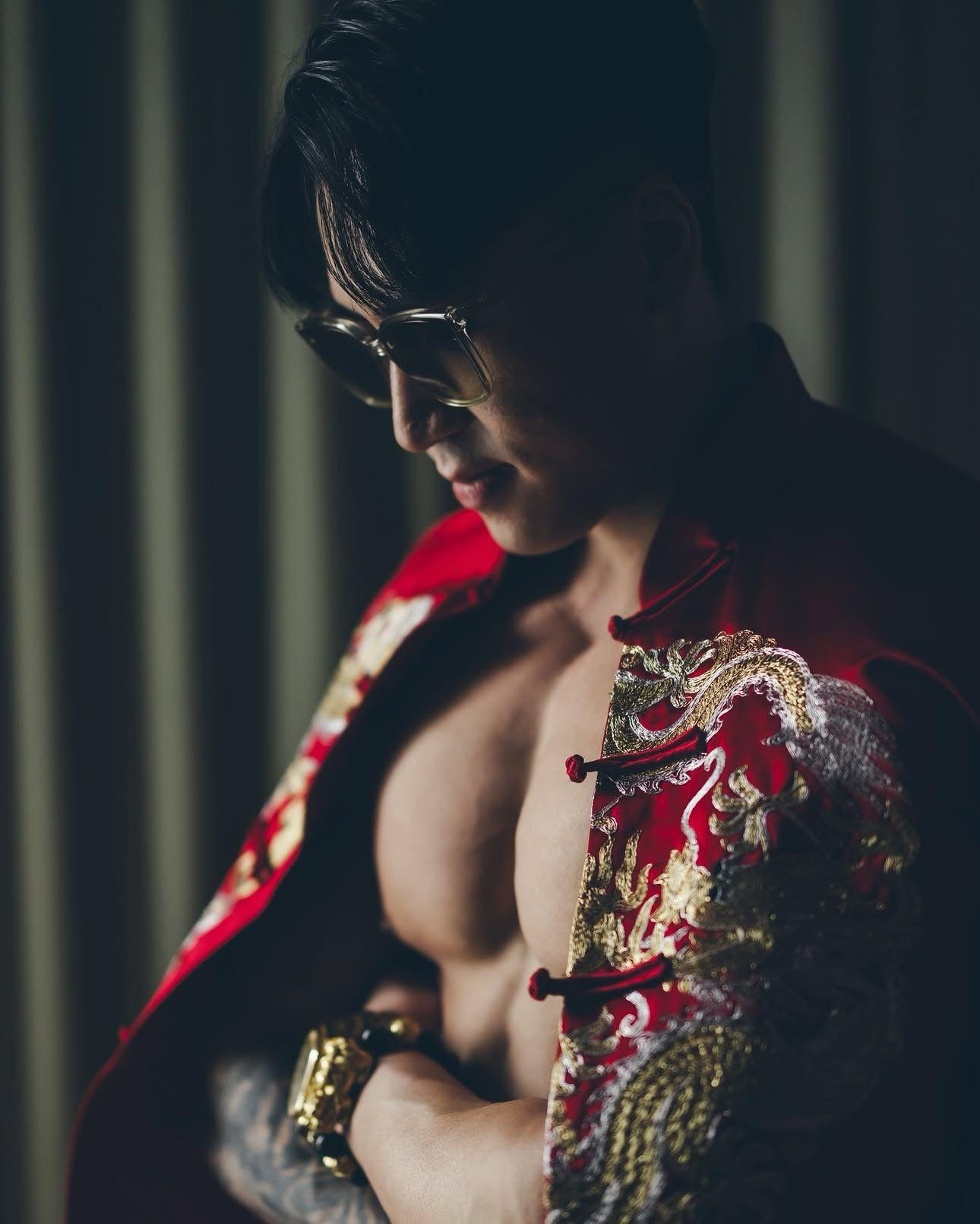 健身教練William新婚三個月已爆偷食吳泳,並直認已上床三次。