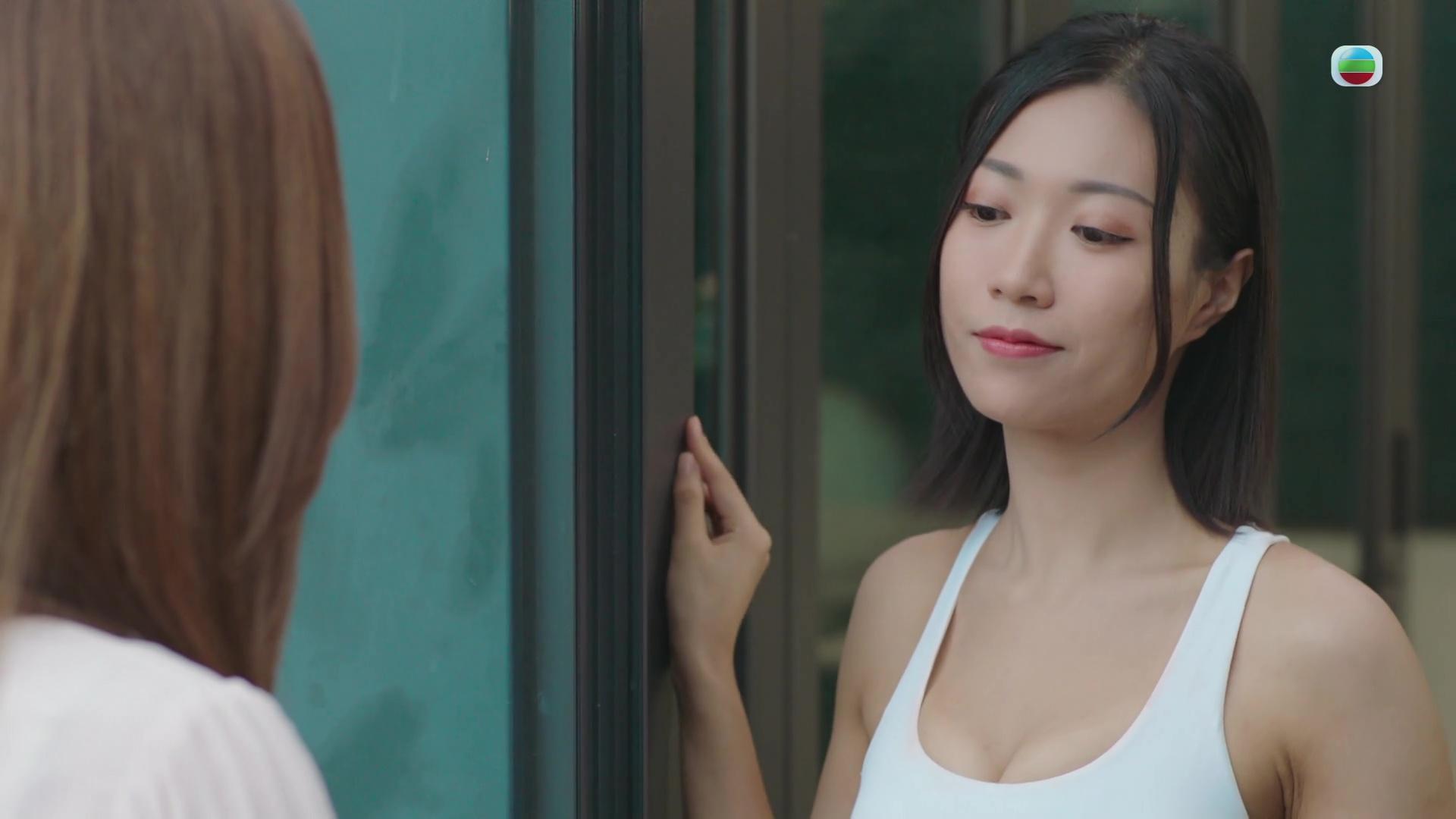 呢位拜金小三嘅嘴面,相當乞人憎。