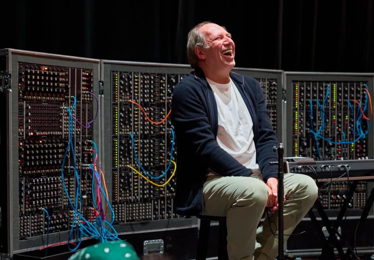 Hans Zimmer的創作,包含豐富電子音樂元素。