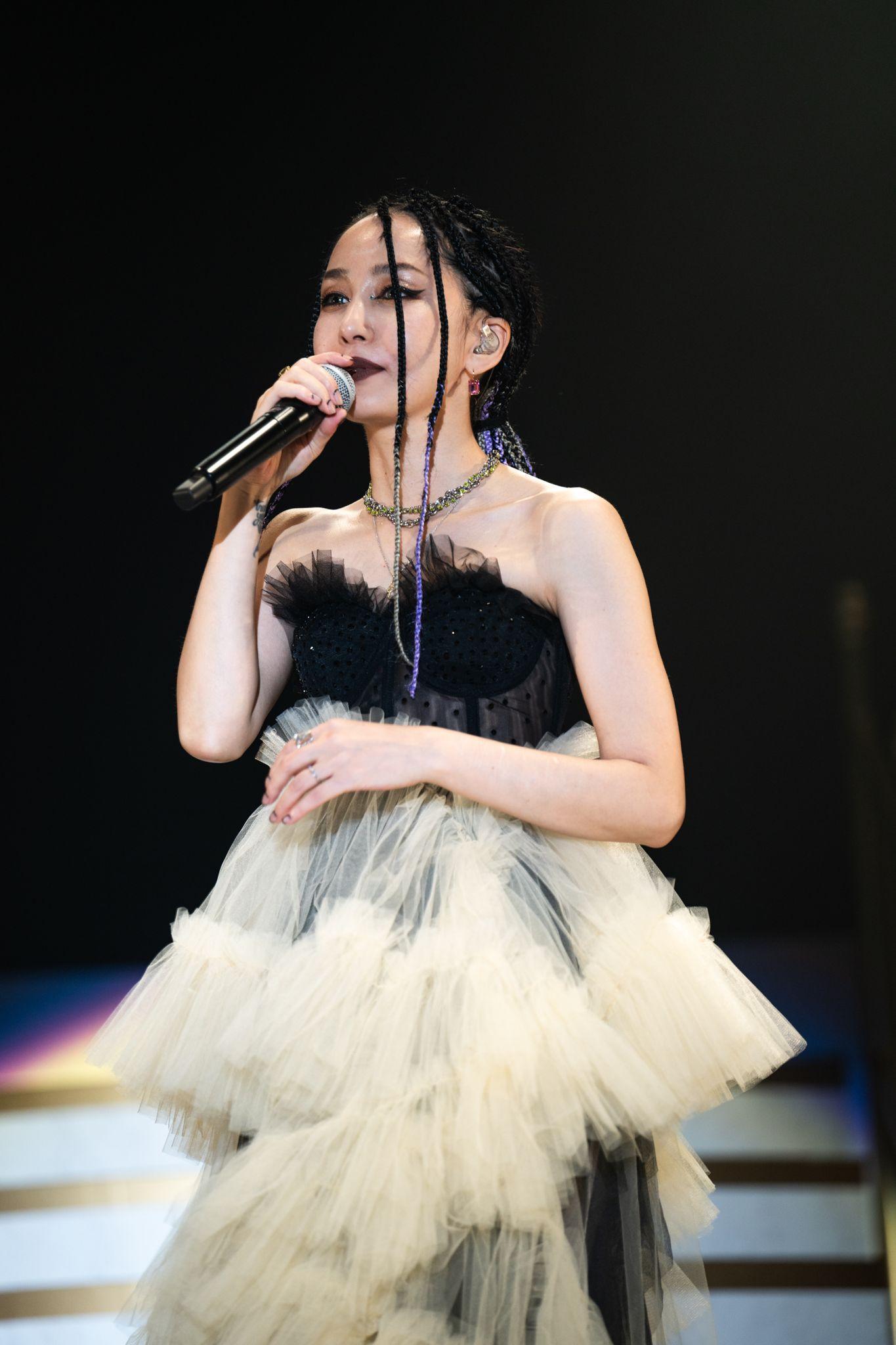 中島美嘉的舞台服飾靚到爆。