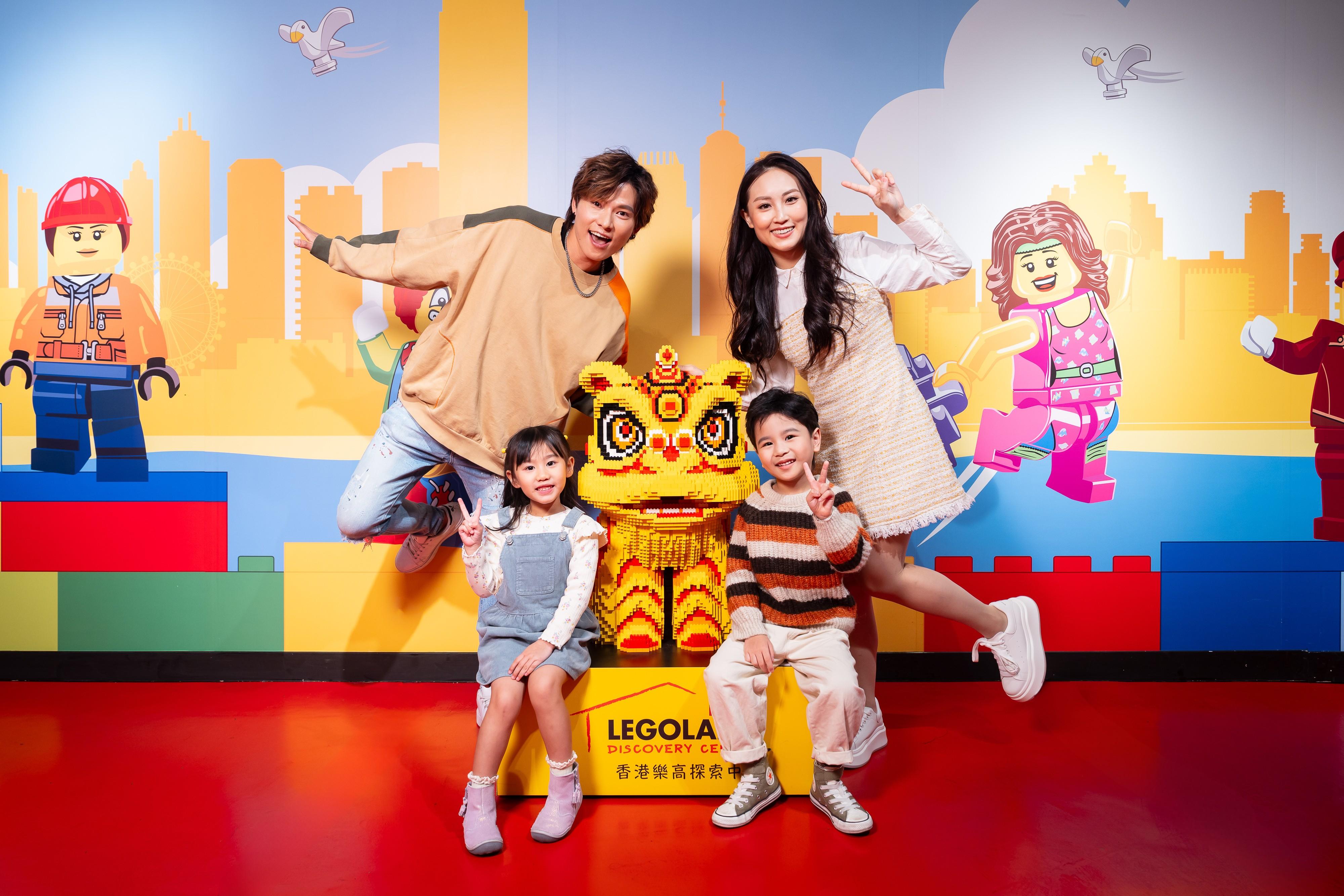 中心門口處有樂高醒獅,迎接大家來臨。