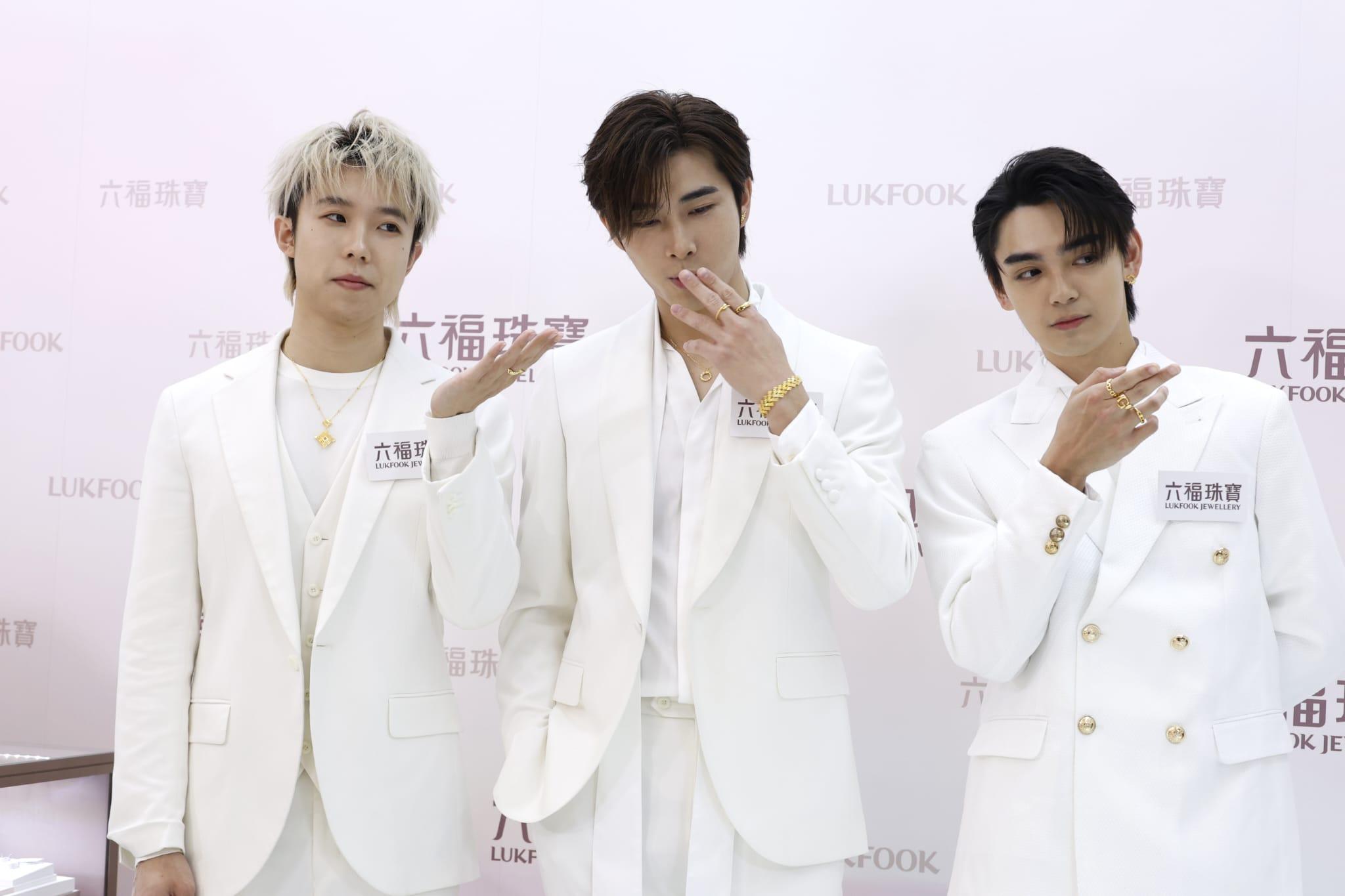 PIX3L向全場 fans派元宵飛吻。(林俊源攝)