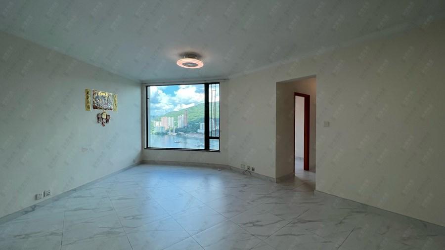 闊落的大廳,景觀以海景及荃灣市景為主。(代理提供)