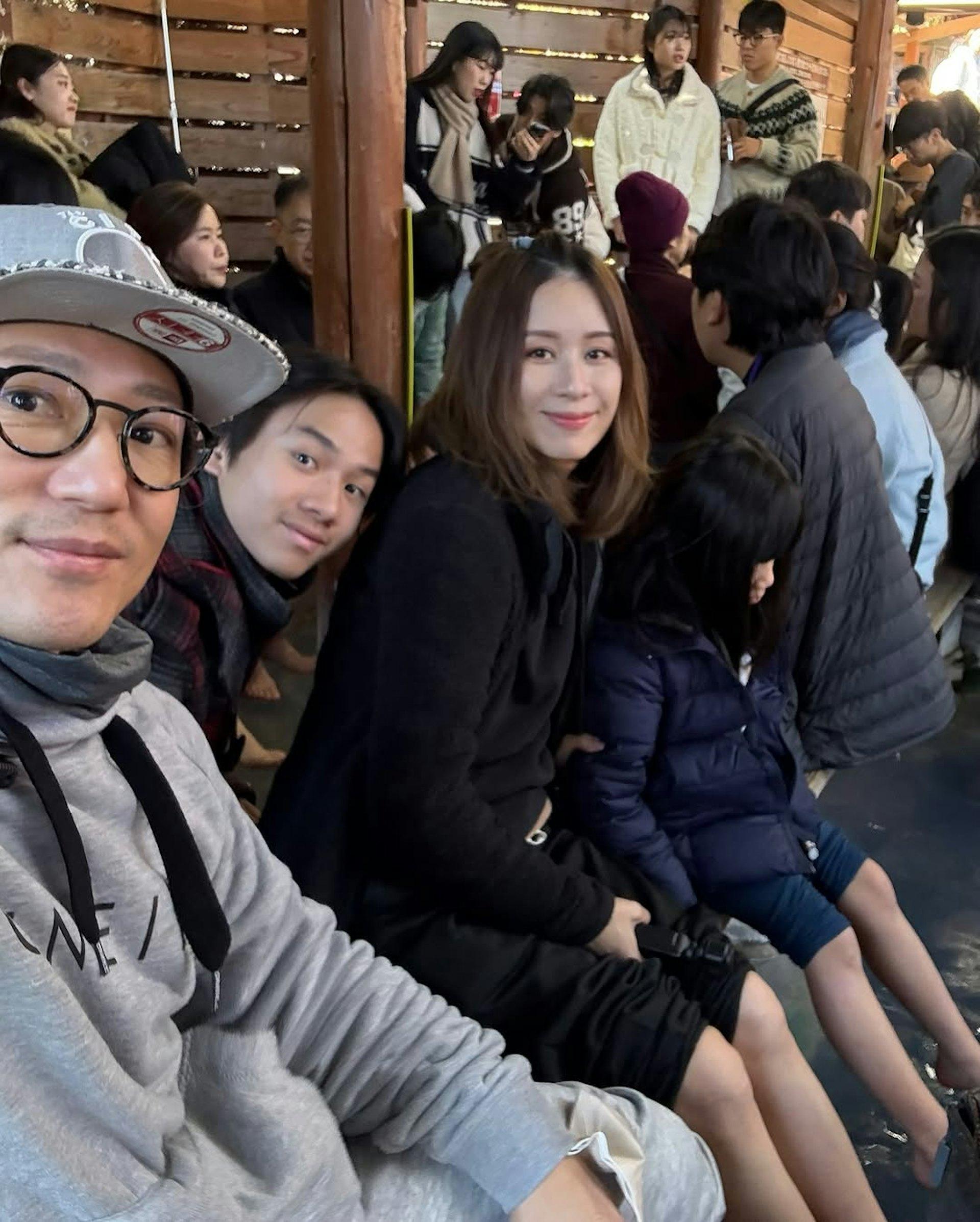 鄺文珣不時在IG分享老公及子女合照大曬幸福。