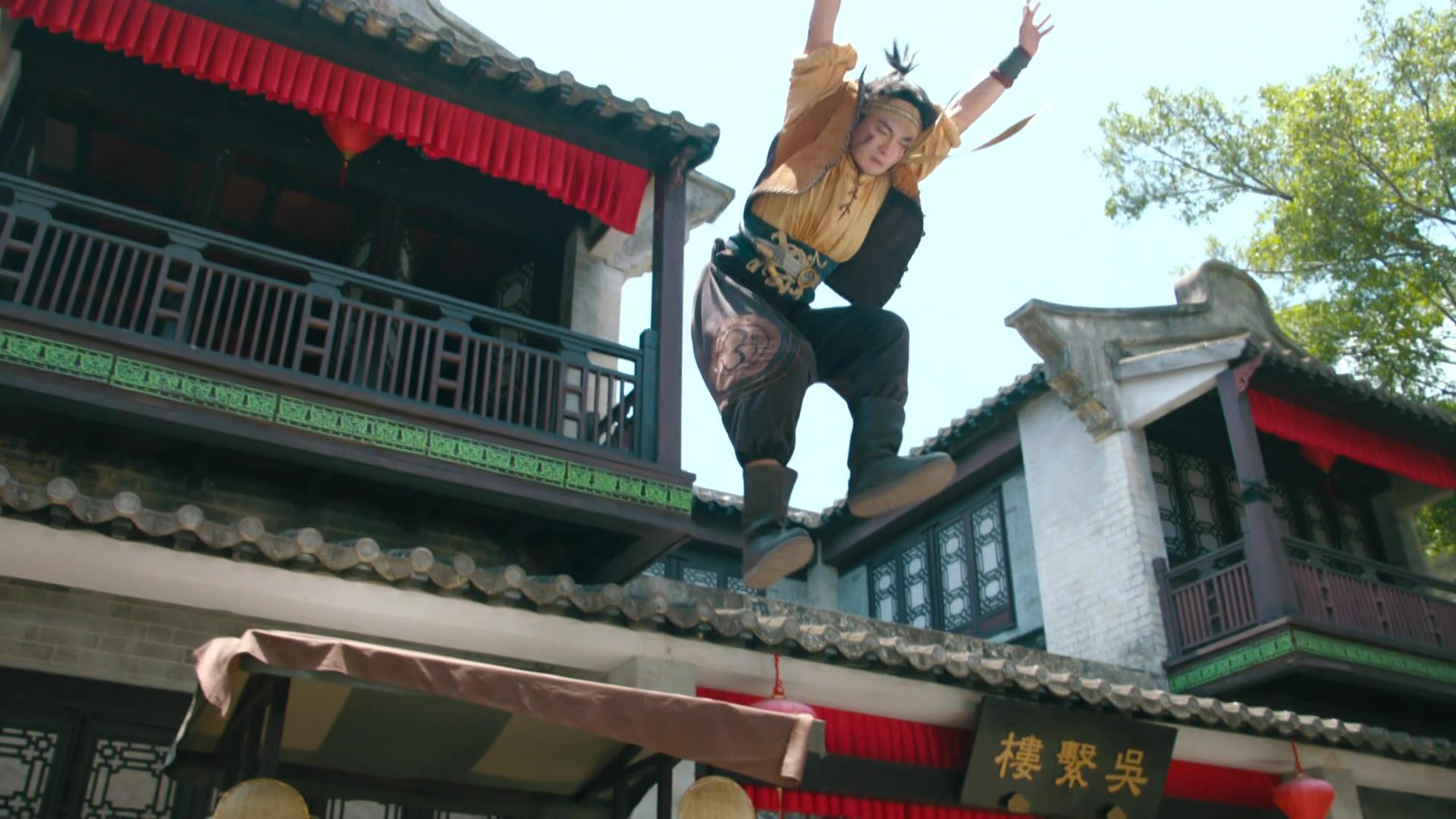 呢一連串動作都係百分百嘉洛自己,並非靠替身演出。