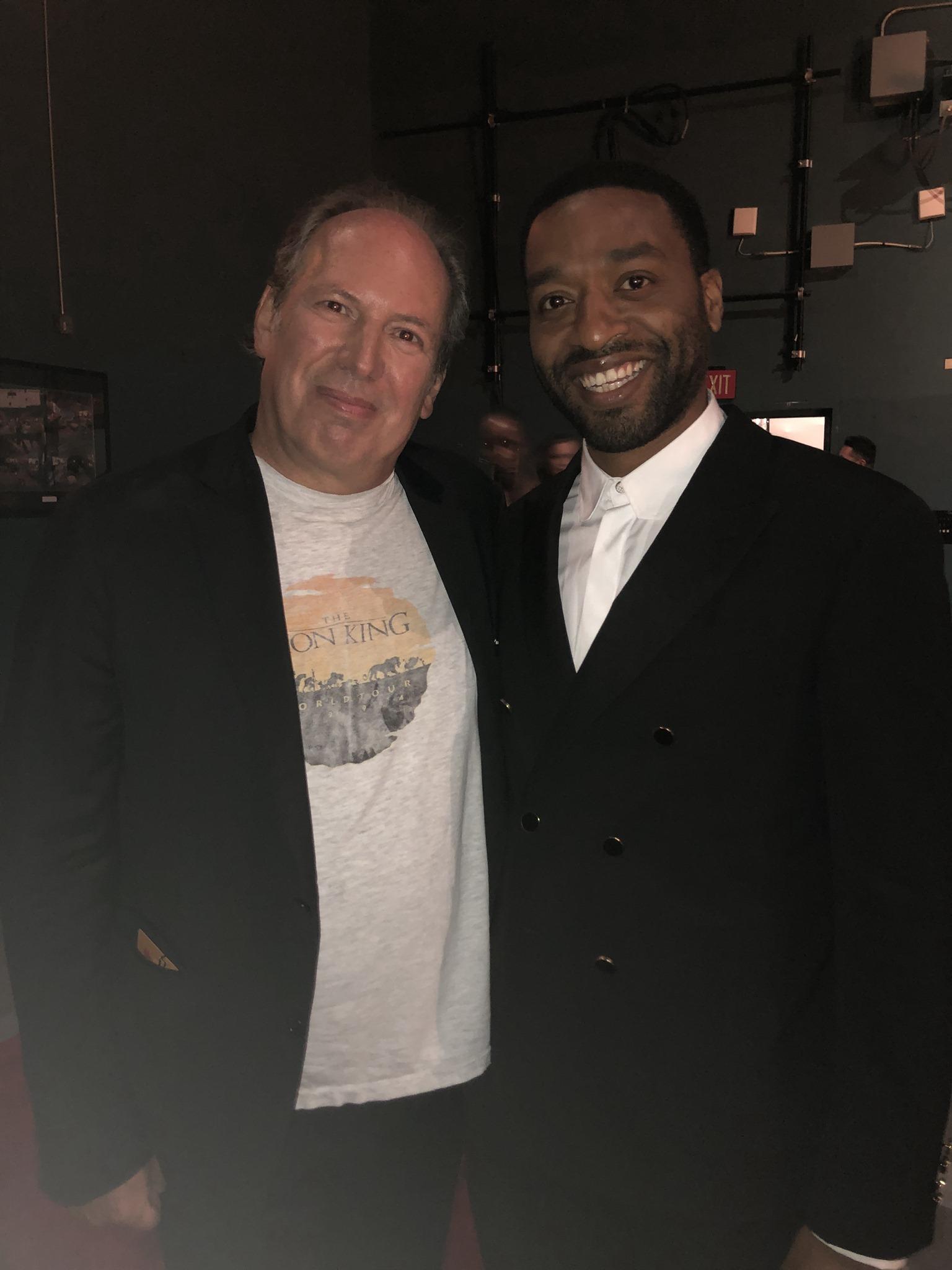 與已故《黑豹》男星查特域克保斯曼(Chadwick Boseman)合照。