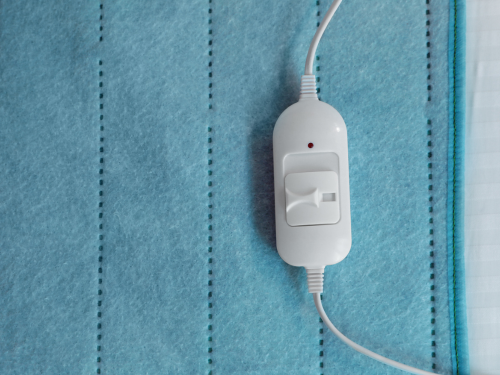 在選購電暖氈時,消委會則建議消費者要特別注意產品的溫度控制能力和配備的功能。