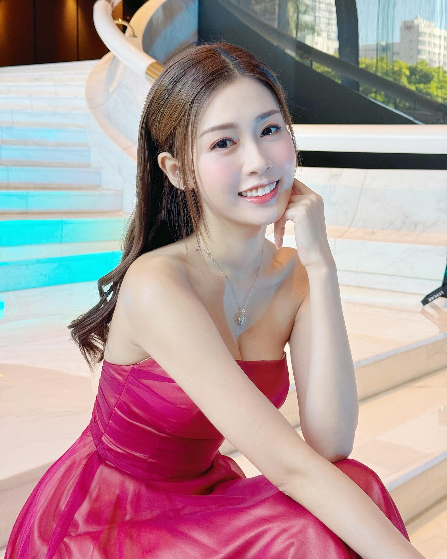 李芷晴Stephanie 星座:水瓶座 身高:173cm MBTI:INFP 單身時間:幾個月 戀愛特點:戀愛腦,單身時間好短 擅長及嗜好:主持、演戲、畫畫、易經塔羅、中國舞、Fine Arts (理想對象及擇偶條件 將於周一記者會後再公布)