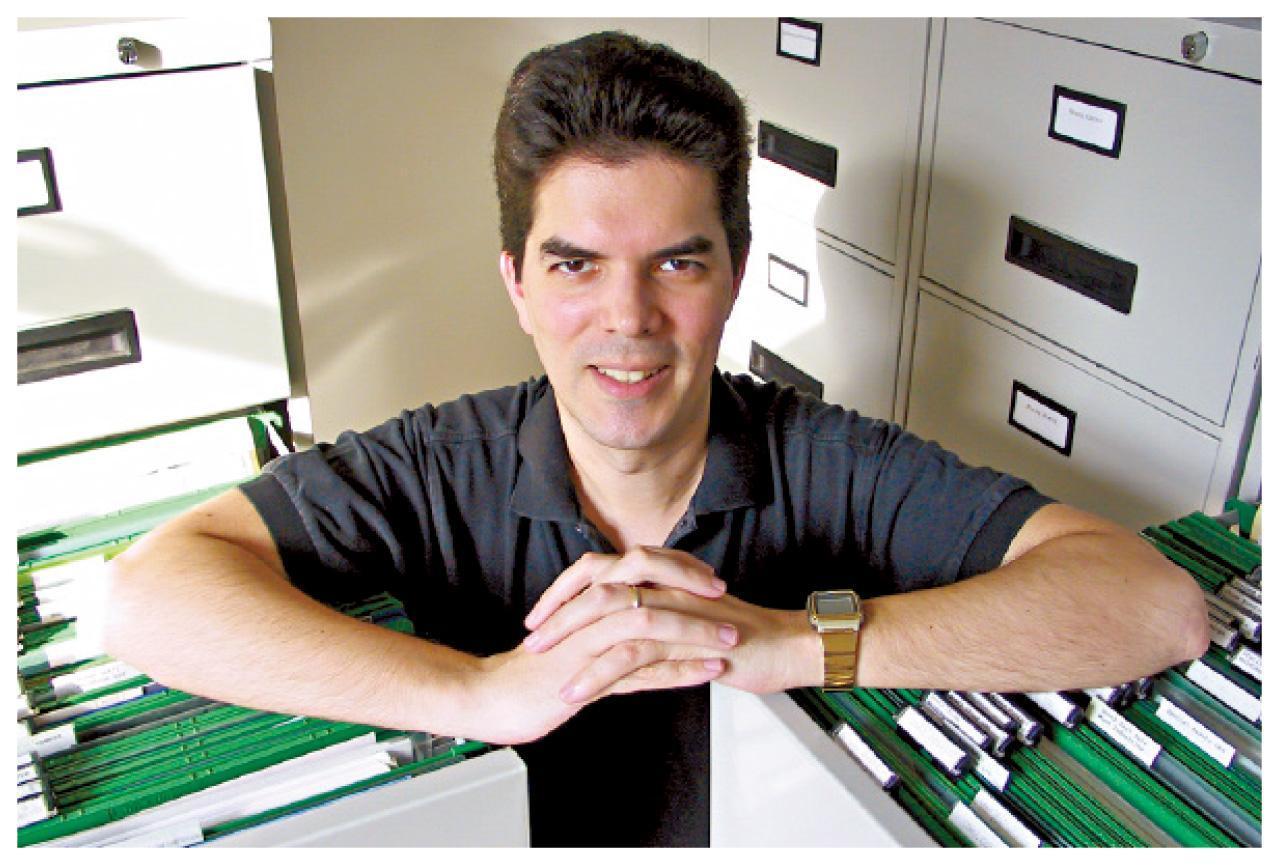 David Webb曾表示,自2003年以來,運營數據庫的花費已超過1,000萬元,尚未計及可觀的「機會成本」。