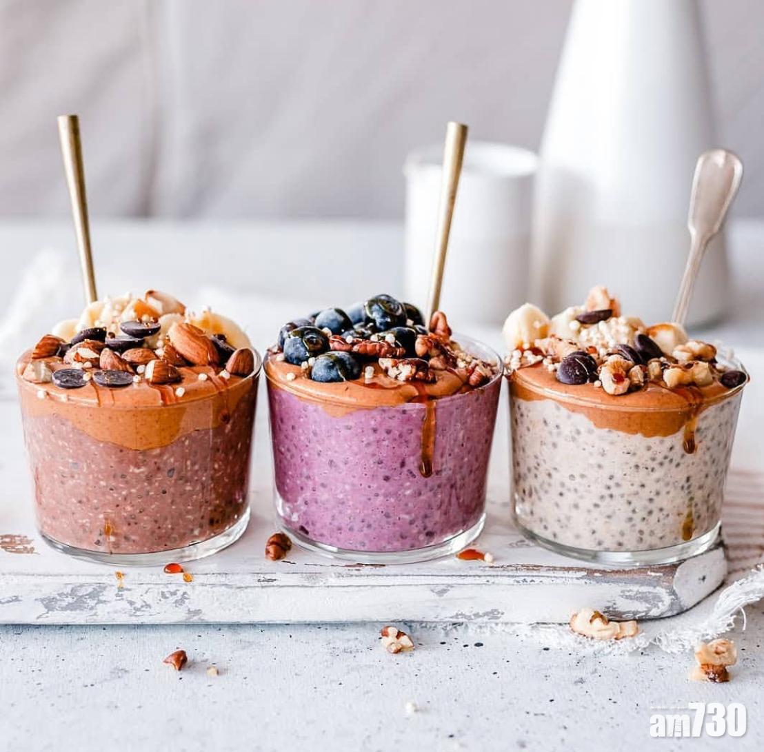 可按喜好加入不同食材。 (instagram@oatmeal_stories)