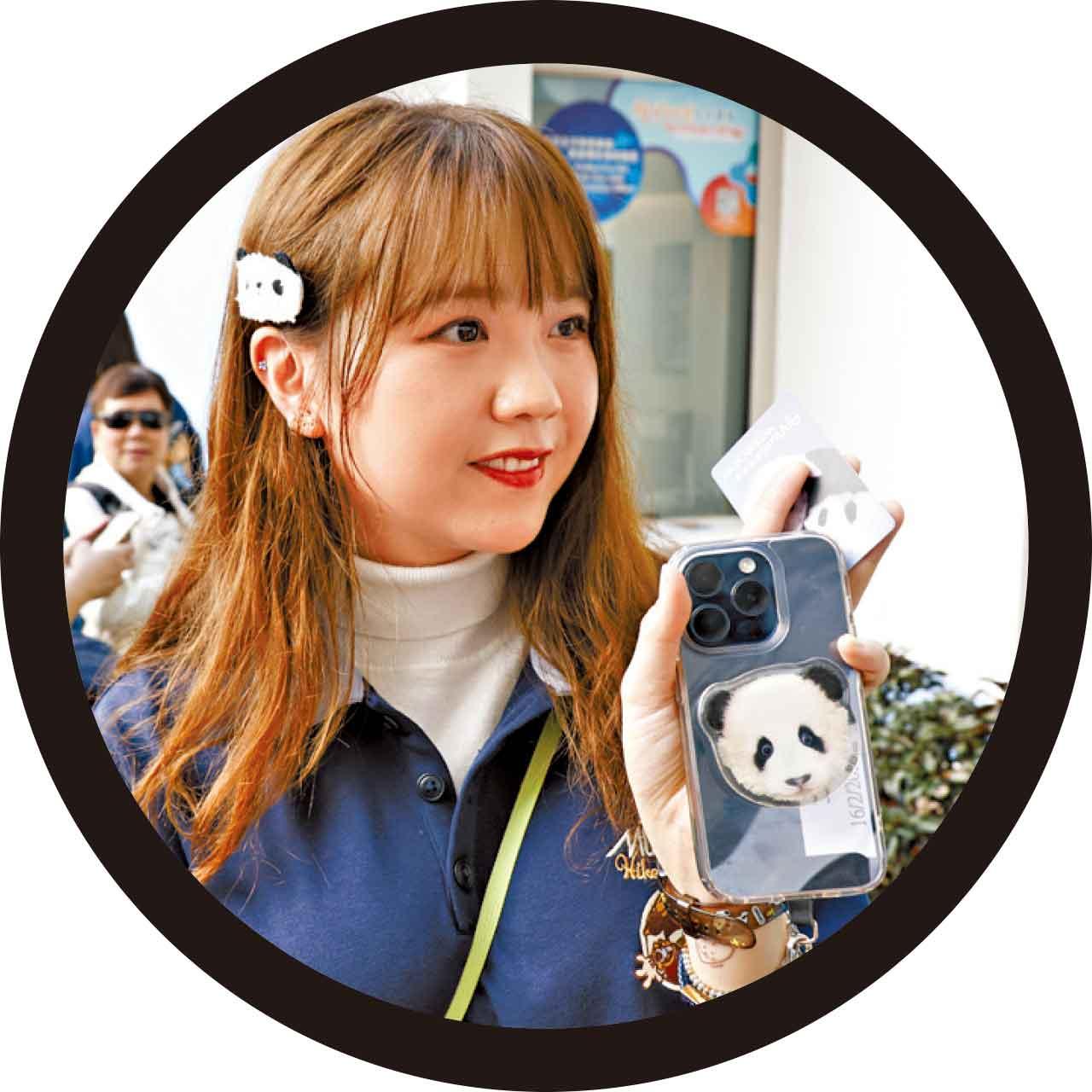 港產大熊貓龍鳳胎首見公眾