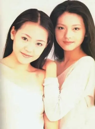 大S與小S出道時未夠18歲。