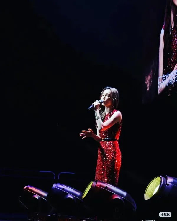 范瑋琪日前於澳門舉行演唱會後,趕回台灣送別好友。