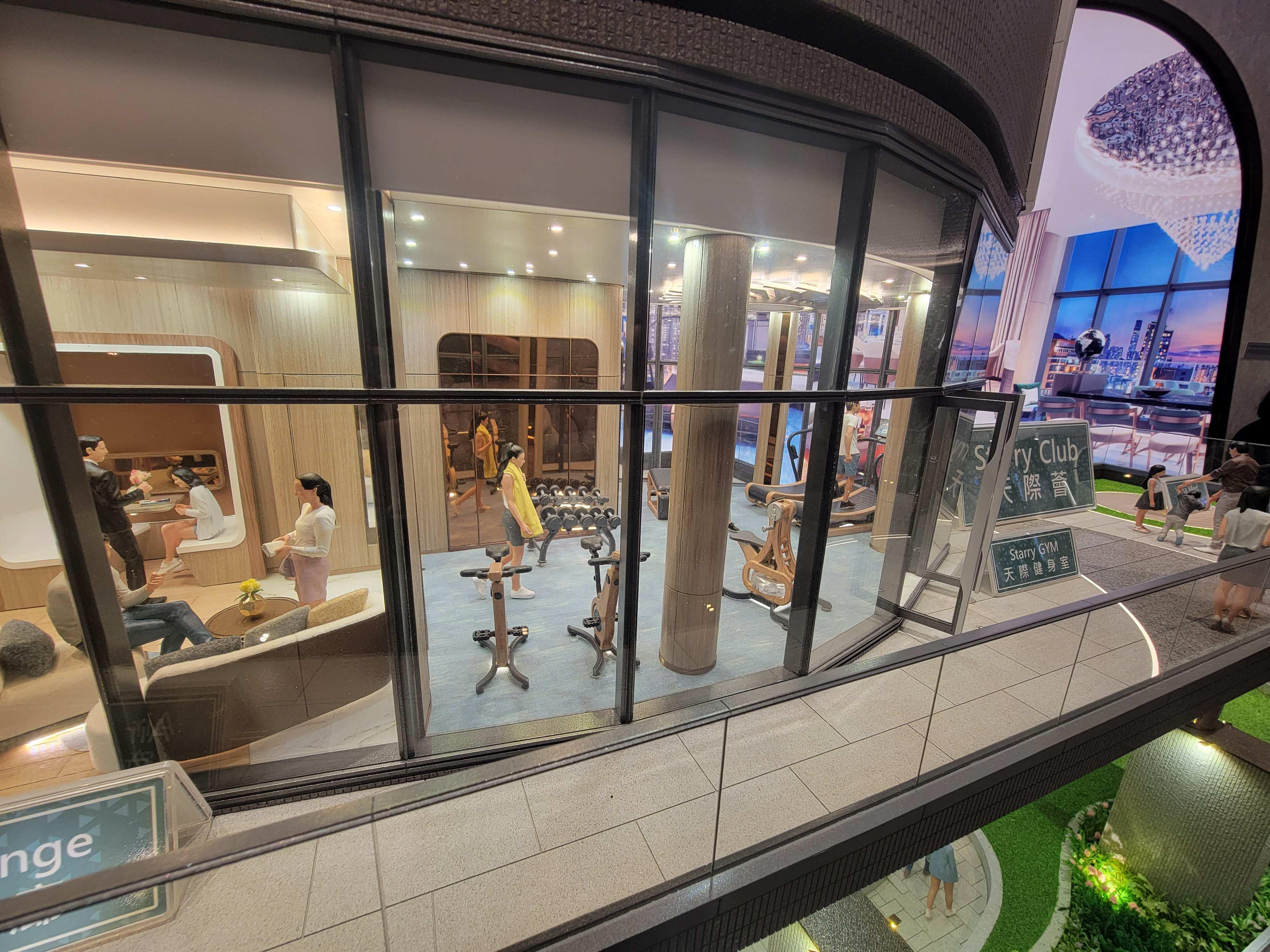 南首 首度開放展銷廳及示範單位