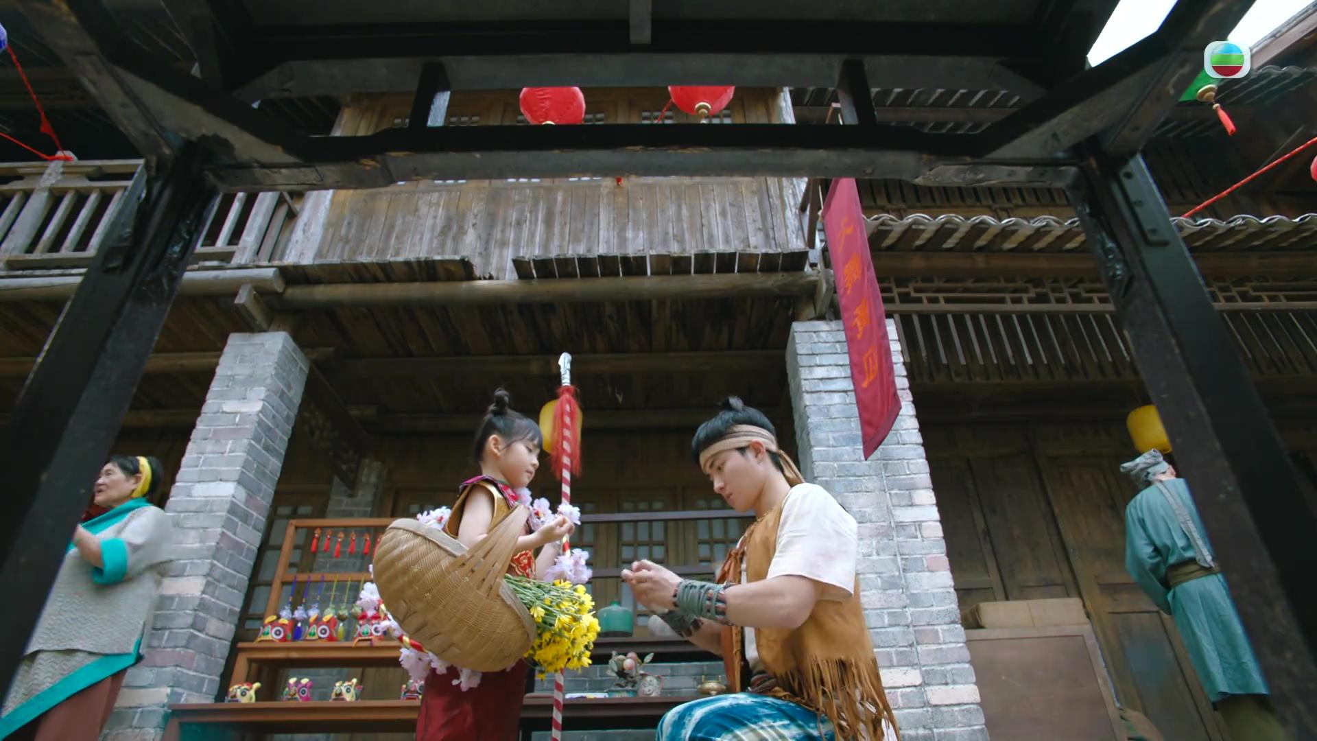 賣花妹又精靈又可愛,仲要嘴gel gel,網民勁愛。