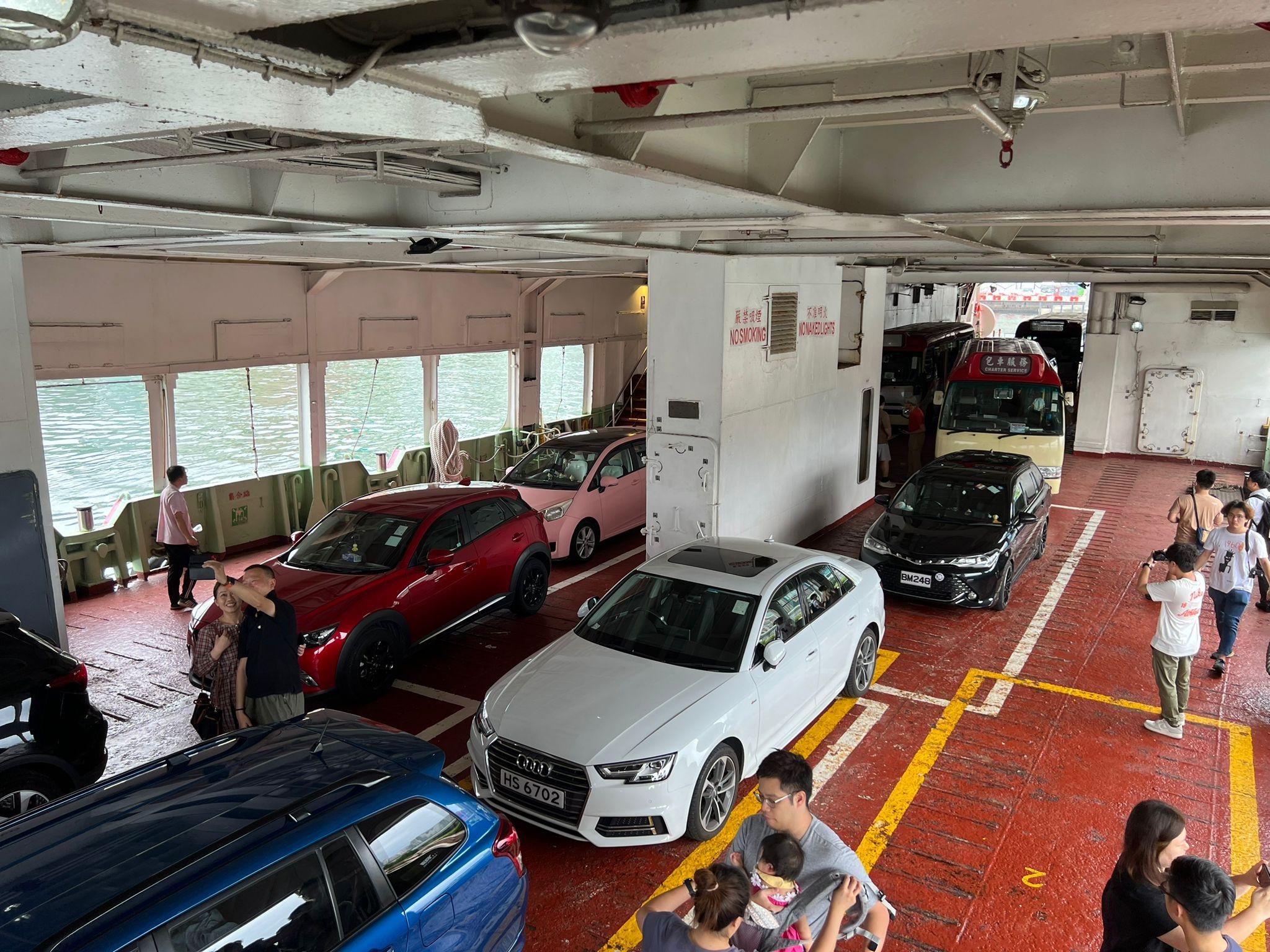 油蔴地小輪的汽車渡輪現只提供包船體驗及運載危險品過海。(油蔴地小輪fb)