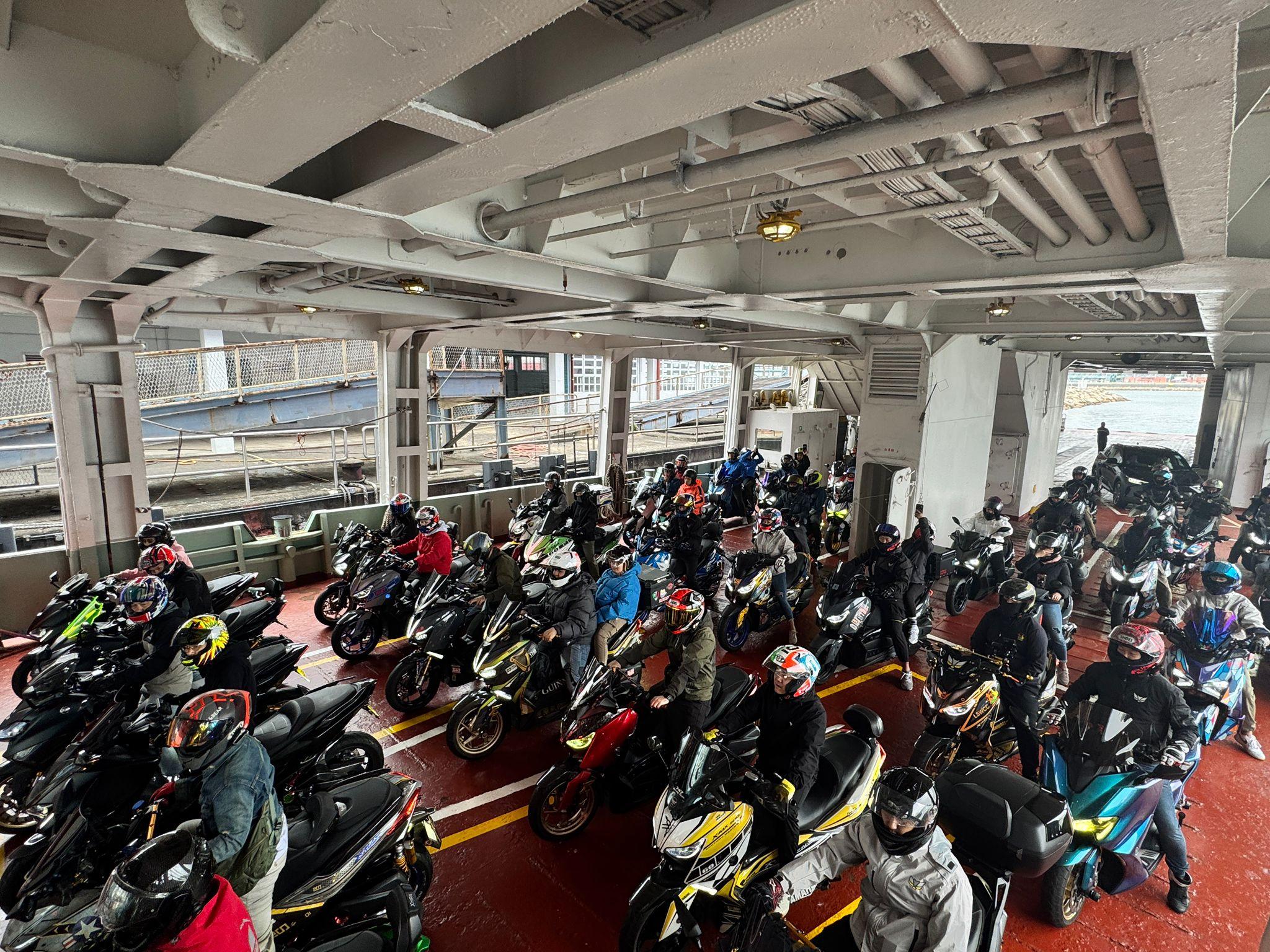 油蔴地小輪的汽車渡輪現只提供包船體驗及運載危險品過海。(油蔴地小輪fb)