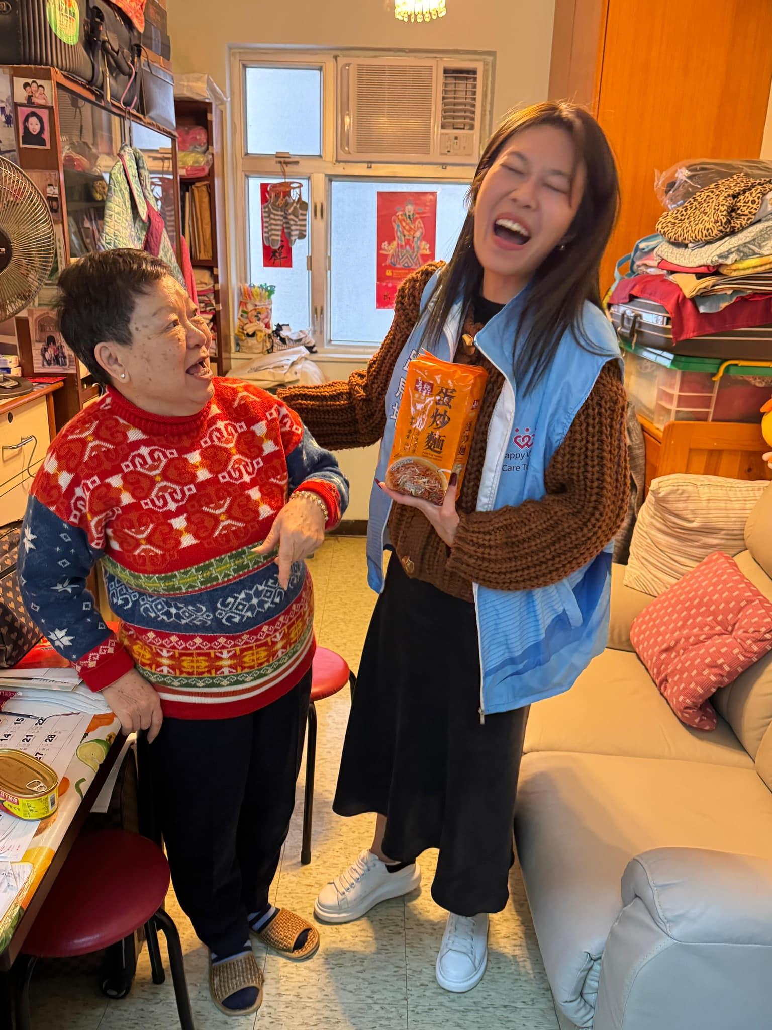 宋芝齡被稱為「安太」後開懷大笑。(宋芝齡Facebook)