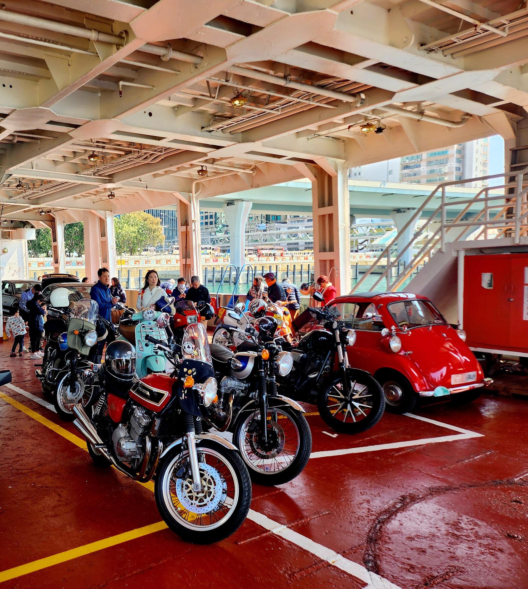 油蔴地小輪的汽車渡輪現只提供包船體驗及運載危險品過海。(油蔴地小輪fb)