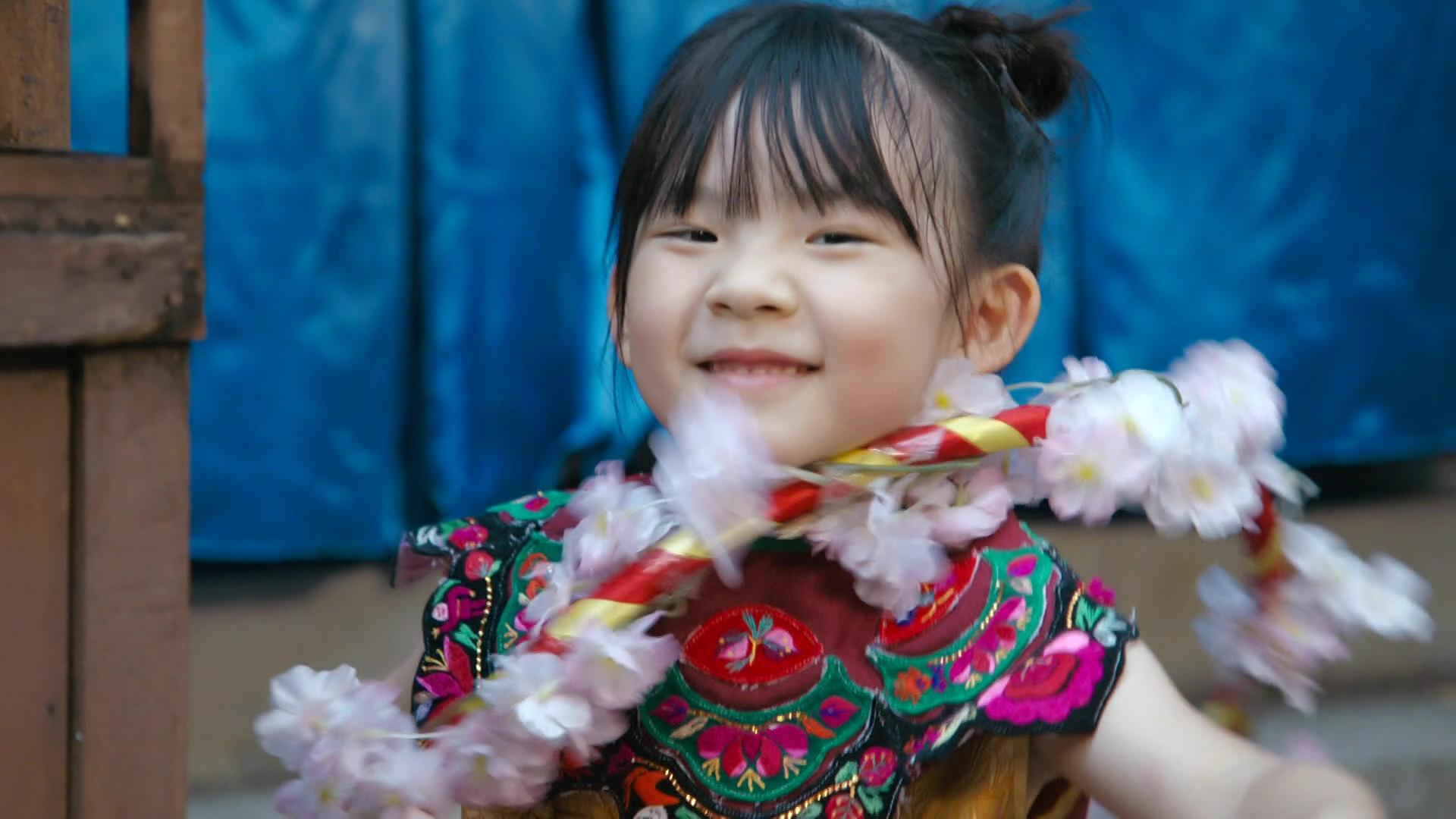 「賣花妹」吳熙兒十分可愛。