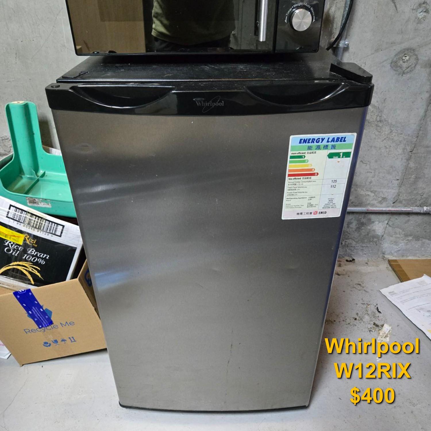 夜冷店標明「深水埗影院物品清場大平賣」,有街坊認出被清場的戲院為南昌站嘉禾V WALK戲院。(大福行夜冷Facebook)