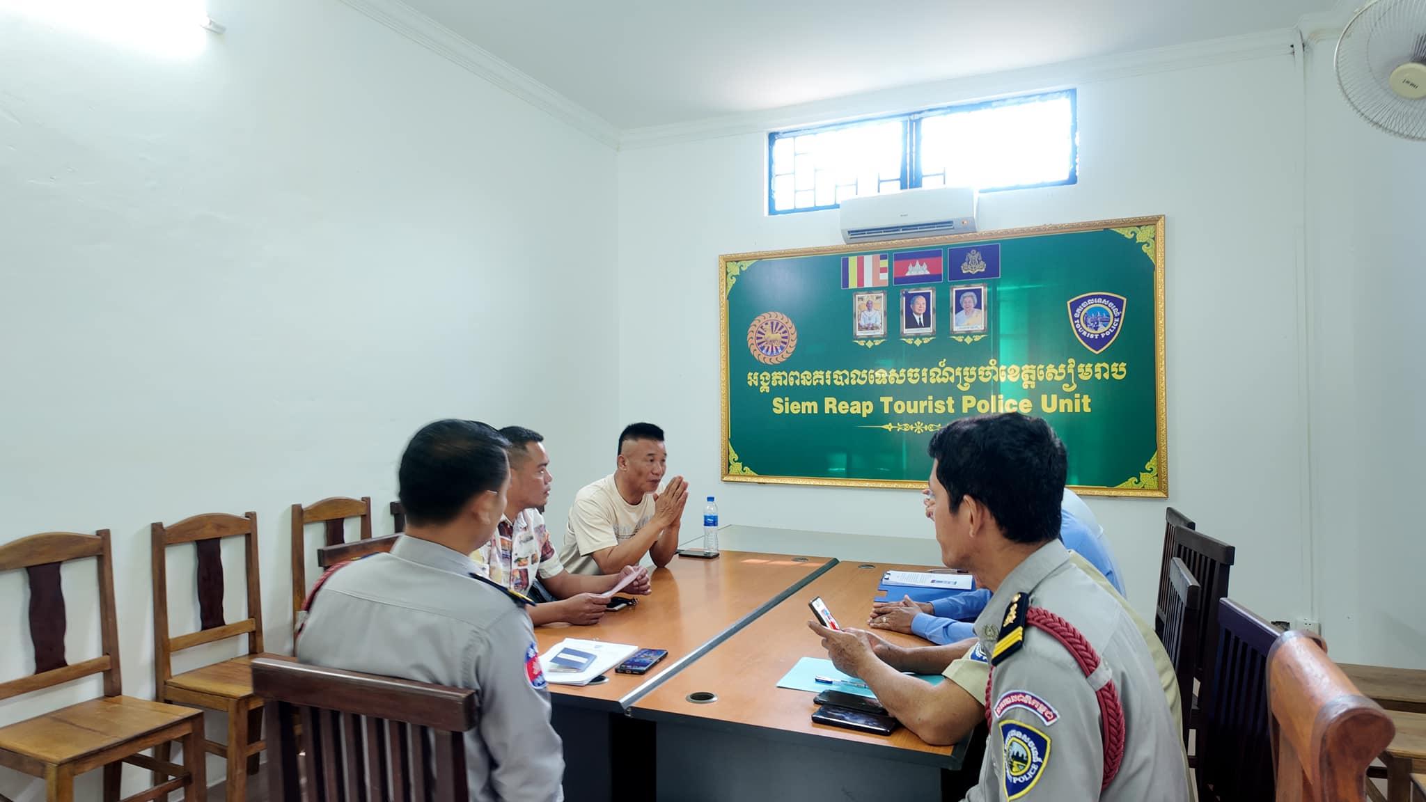 暹粒省旅遊局與旅遊警察合作,傳召當事人調查。黃男向柬埔寨政府及全國人民公開道歉,自願將傳譯員執照交給省旅遊局保管。(網上圖片)
