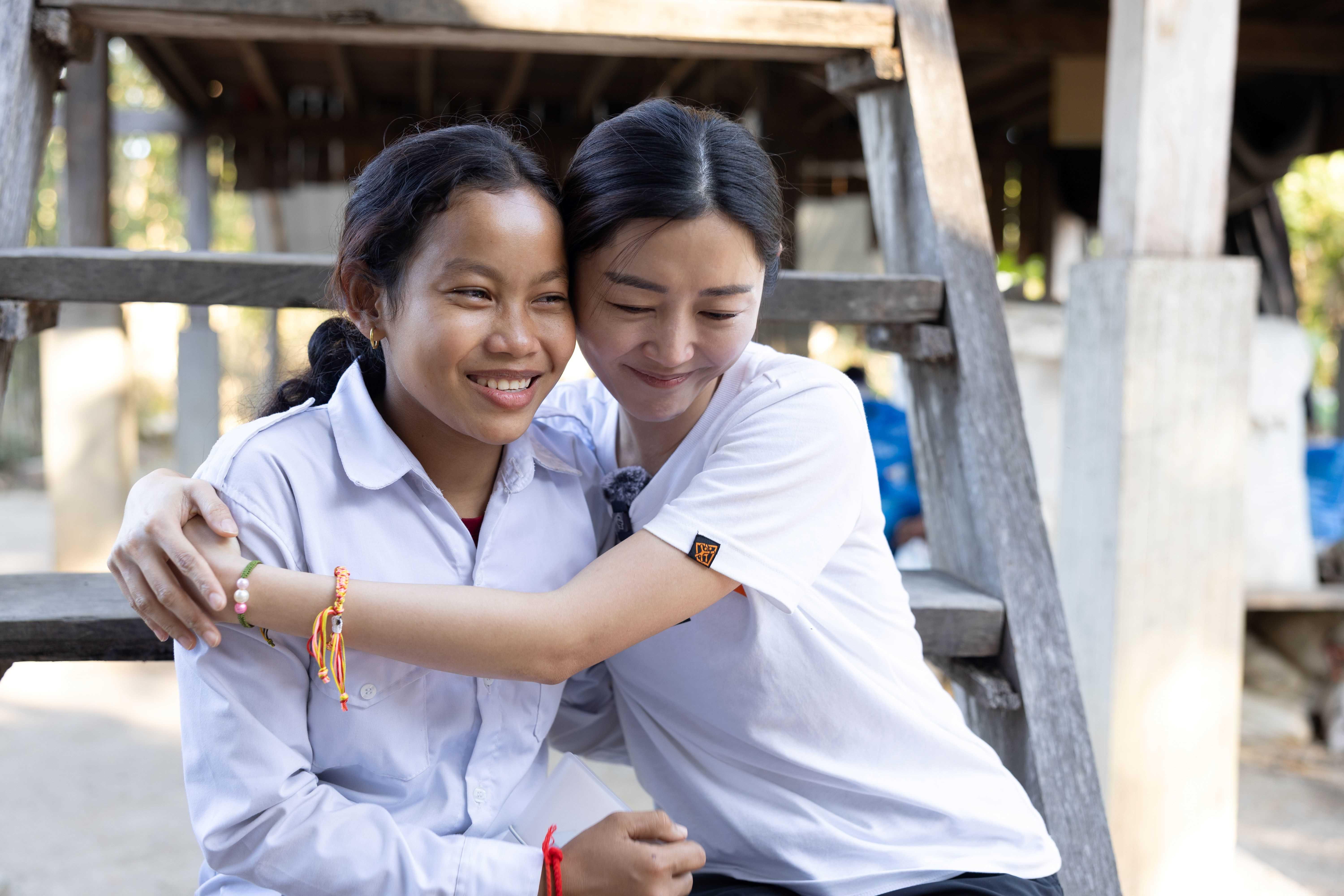 衛詩雅與助養女兒Chankoa初次見面,感觸良多。