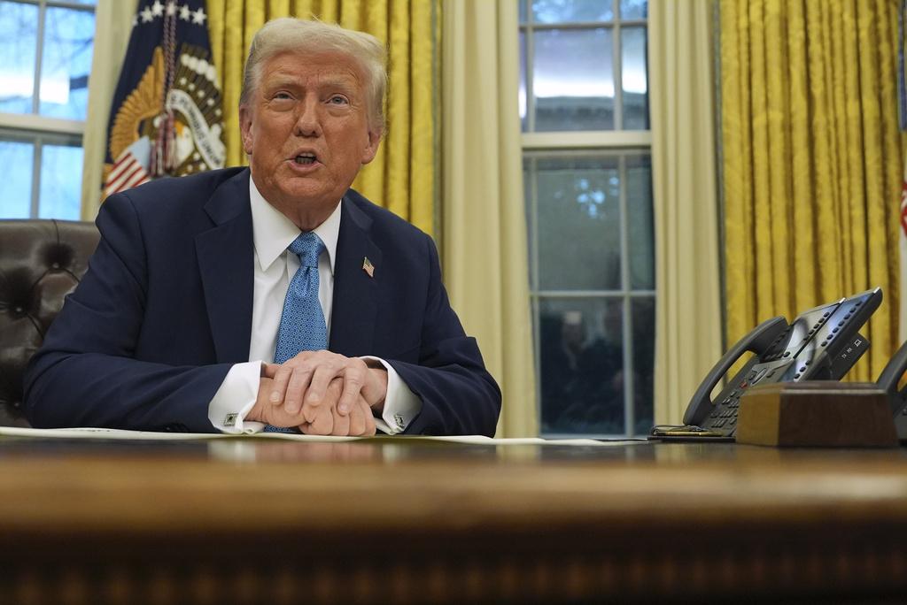 特朗普宣布對來自中國、加拿大和墨西哥的進口商品分別加徵關稅。(AP)