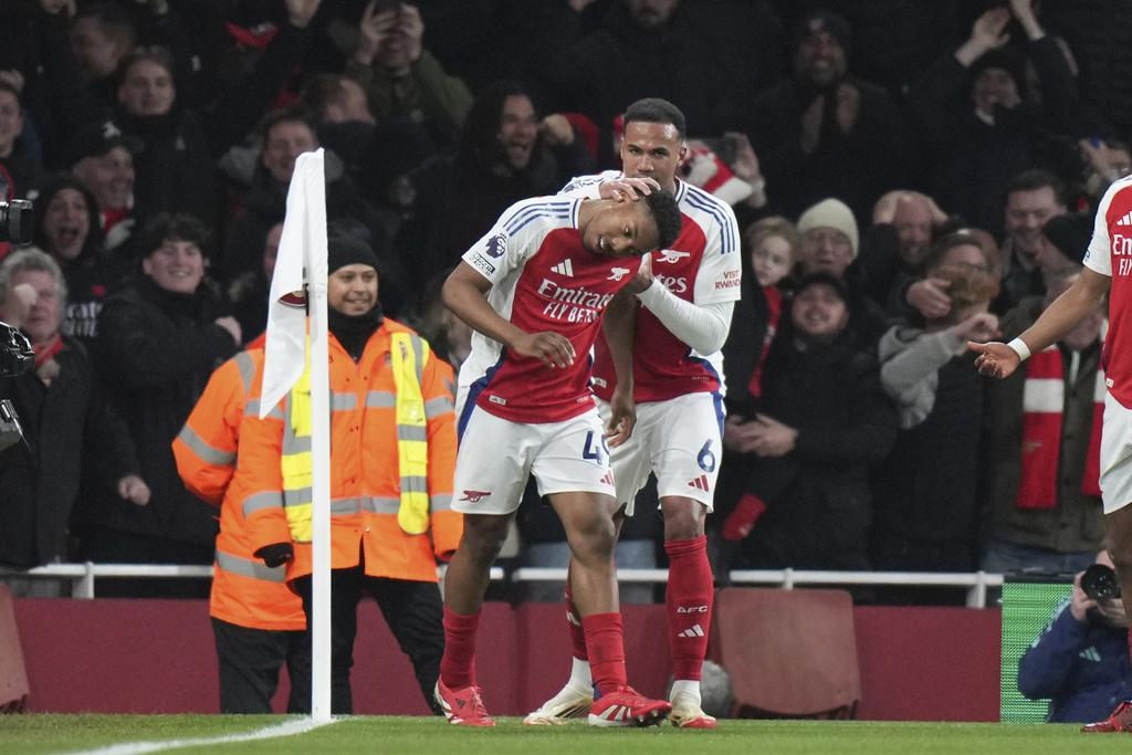 維士史基拿(Myles Lewis-Skelly)年僅18歲,前途無限。