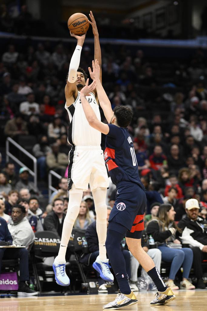 雲班耶馬(Wembanyama)今季三分命中率為35.2%,整體投射命中率為47.6%。