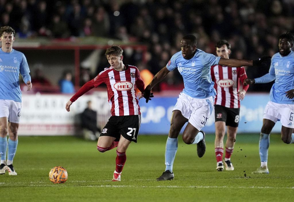 諾定咸森林2:2賽和甲組埃克塞特,互射12碼淘汰對手晉級。(美聯社)