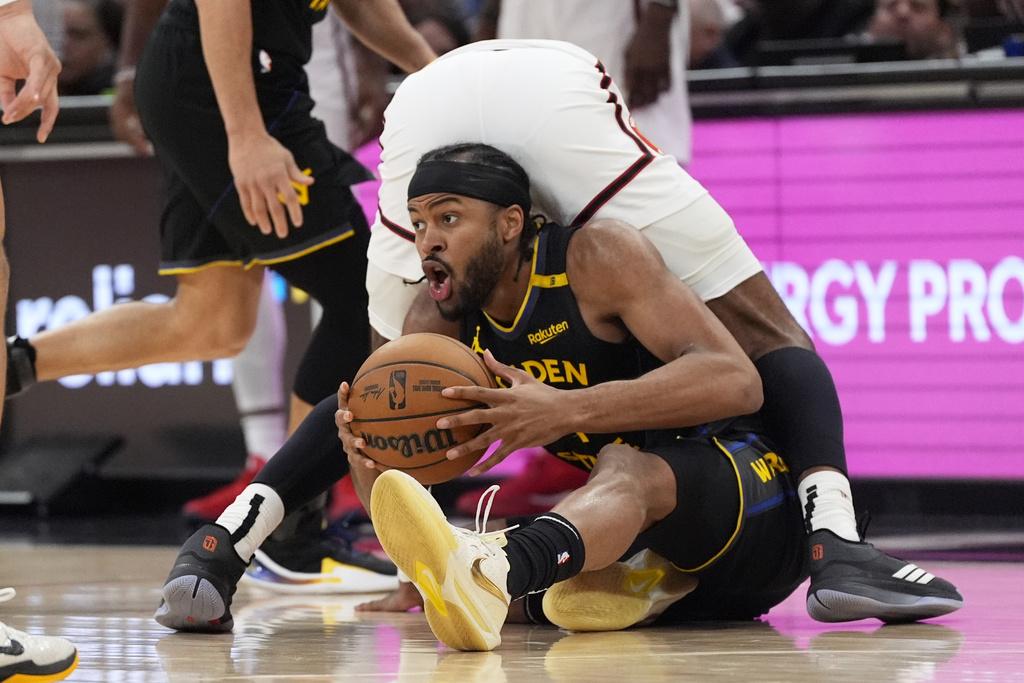 勇士105:98擊敗火箭。(美聯社)