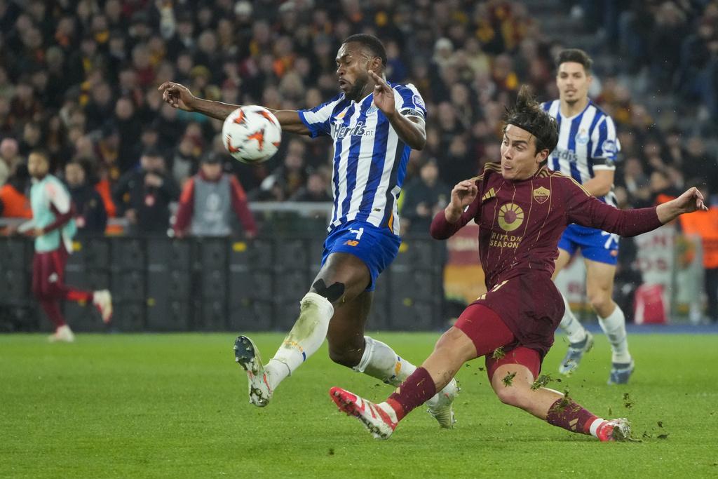 戴巴拿梅開二度助羅馬淘汰波圖。(美聯社)