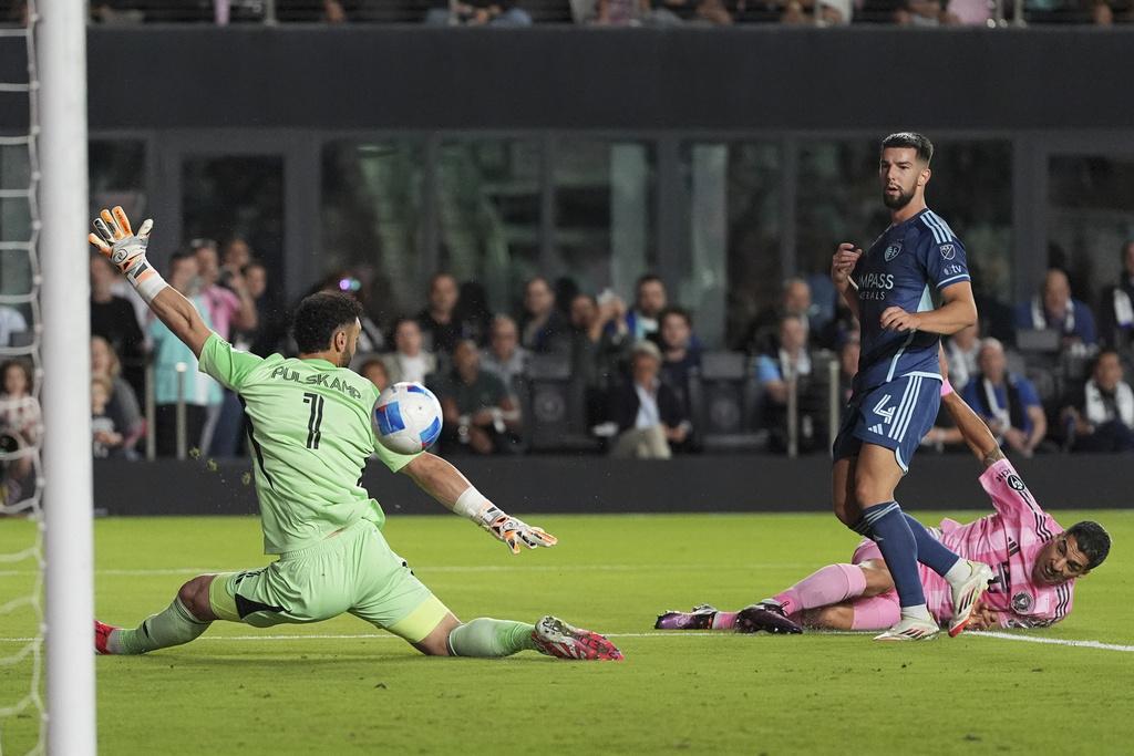 蘇亞雷斯為國際邁亞密射成3:0。(美聯社)