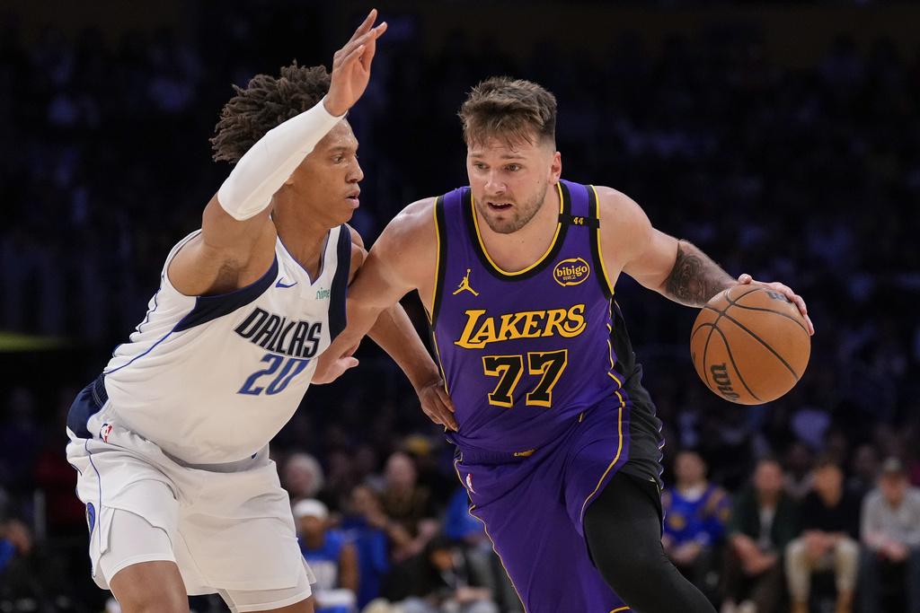 湖人107:99擊敗獨行俠。(美聯社)