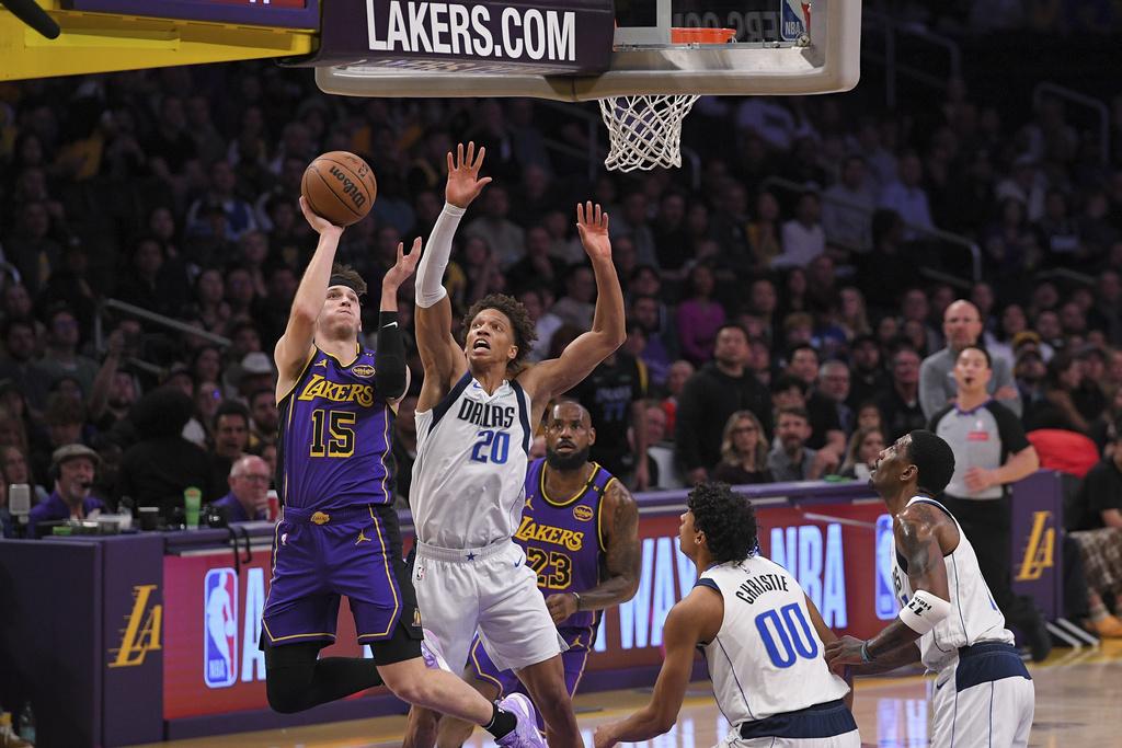 湖人107:99擊敗獨行俠。(美聯社)