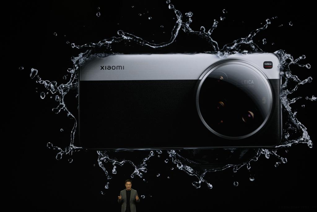 小米Xiaomi 15 Ultra 2K屏幕峰值亮度達3200nits。(美聯社)