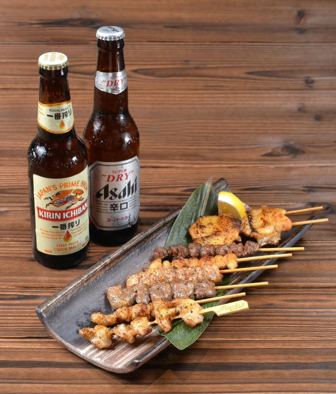 店內也供應串燒。