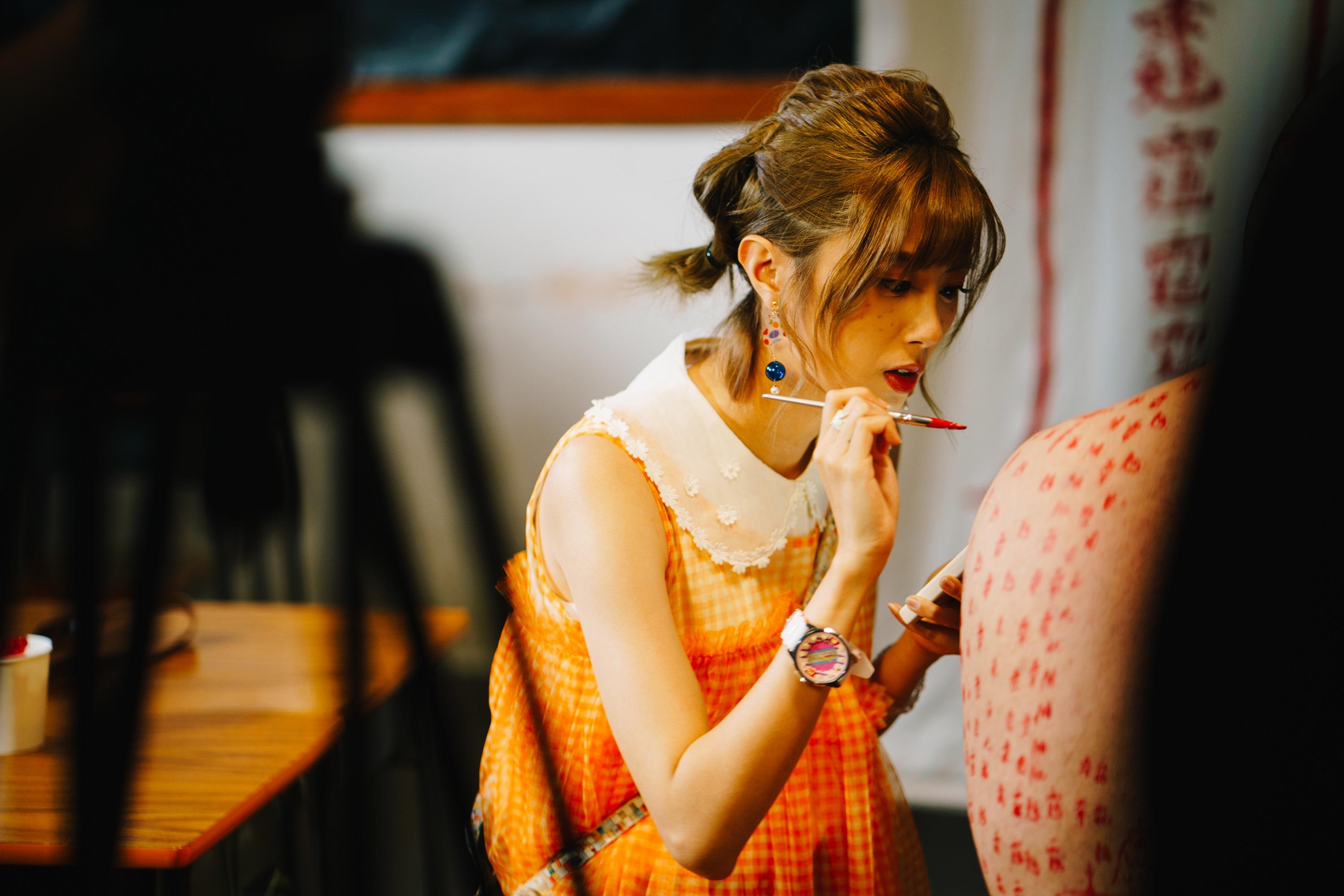 王頌茵在《弊傢伙!我要去祓魔》的角色超hyper。