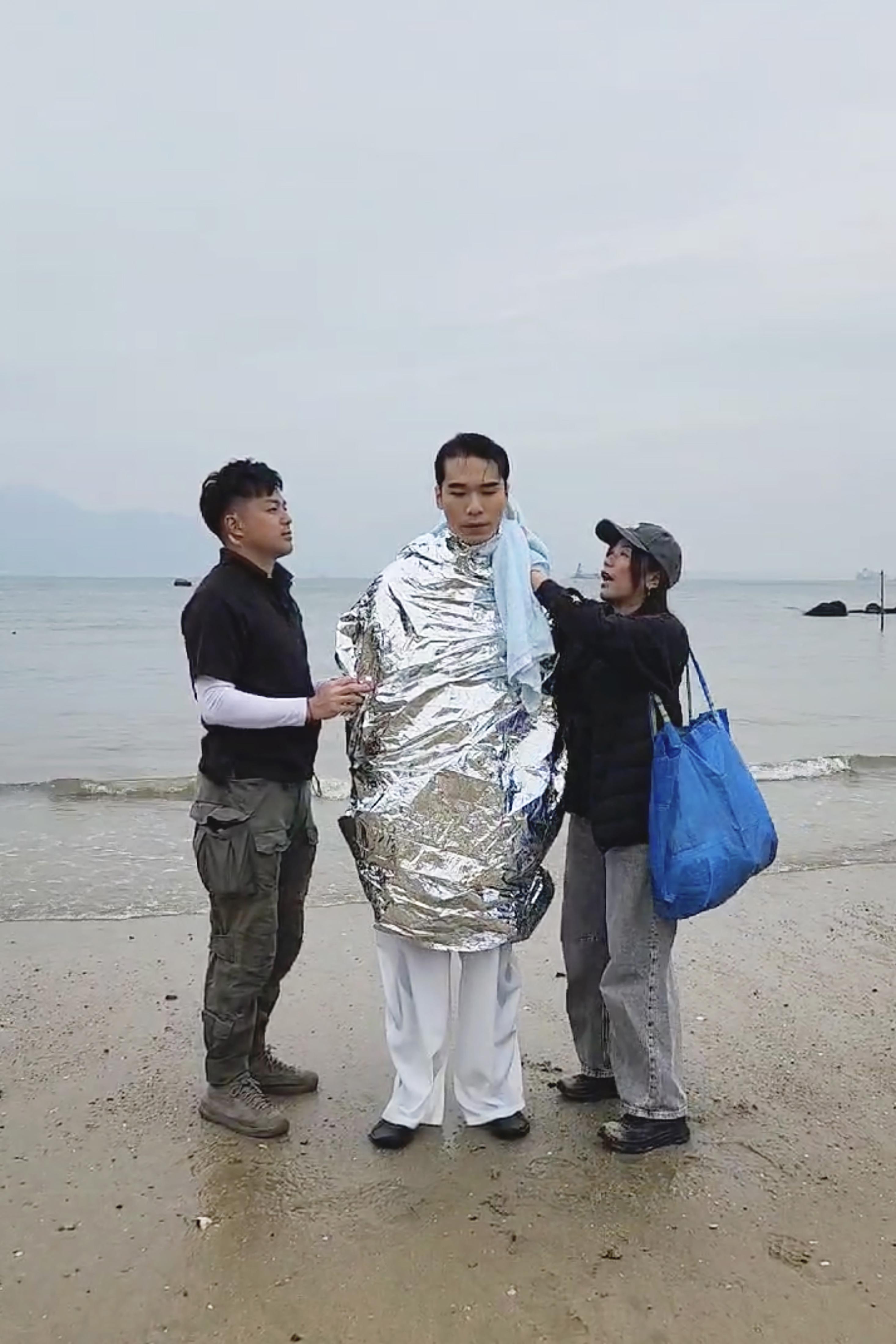 阿炳捱冷演出,十分專業。