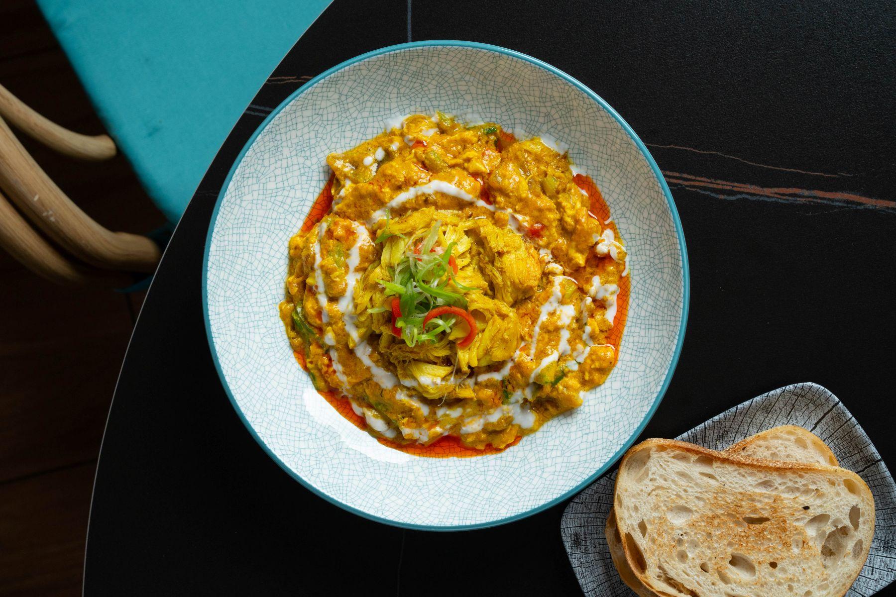 蟹肉忌廉咖哩配香脆長棍法包$268