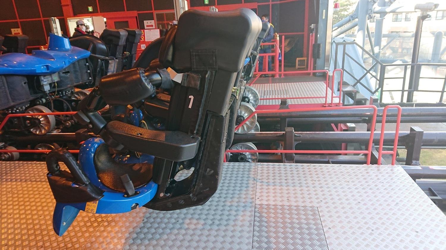 富士急樂園的Eejanaika過山車。(X)