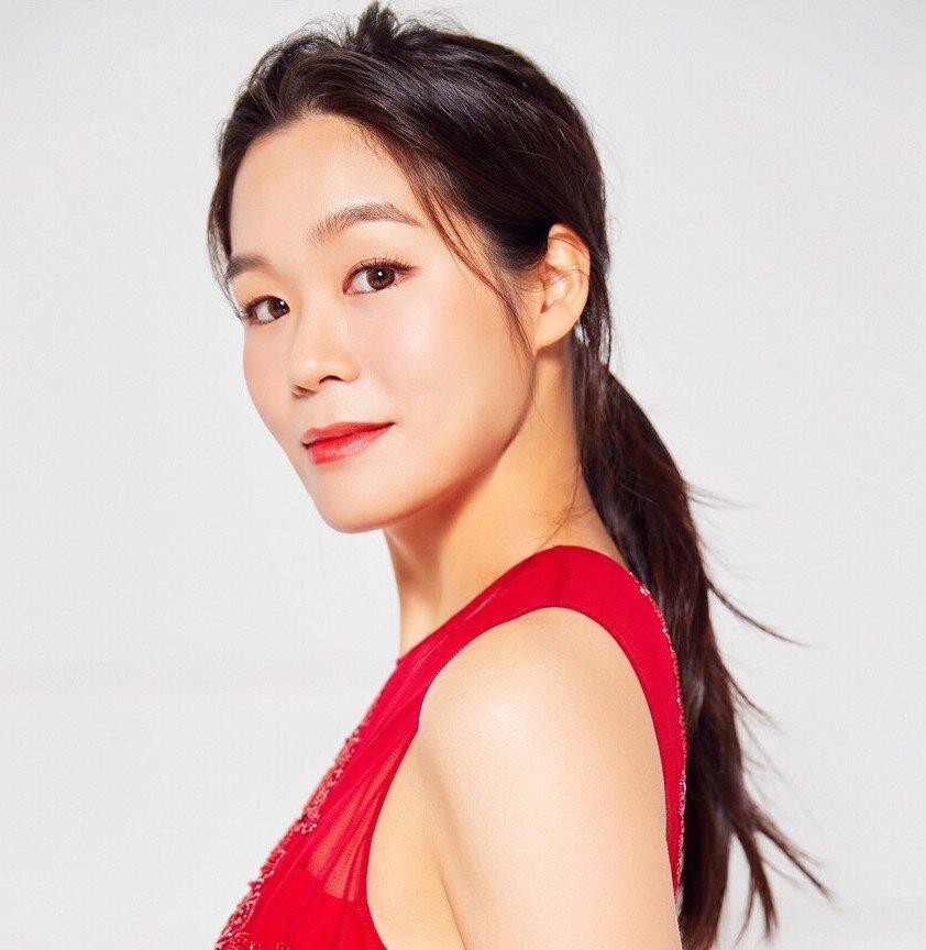 作為室樂音樂家,柳愛莎經常舉行獨奏會,並於2018年獲Classic FM評選為「30位30歲以下傑出藝術家」之一。